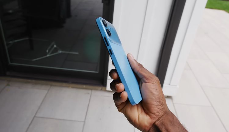Nothing Phone 4B Review: Big Bang for the Buck in Nothing’s courtesy : marques brownlee